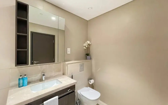 Skyscrapper Connected to DM by Bnbmehomes