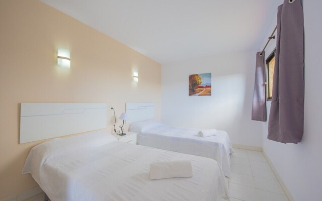 Villa - 4 Bedrooms with Pool, WiFi and Sea views - 104975