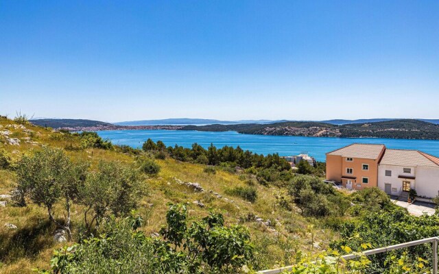 Nice Apartment in Seget Donji With Wifi and 1 Bedrooms