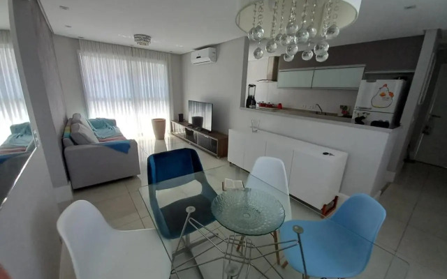 Apto novo, 2 quartos, quadra praia em Santos.