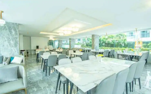 D-Eco Hotel Health Center