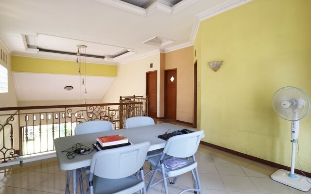 Maharani Guesthouse Tebet Syariah - Hostel