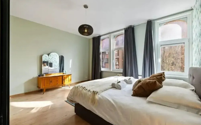 Spacious House With 3 Terraces