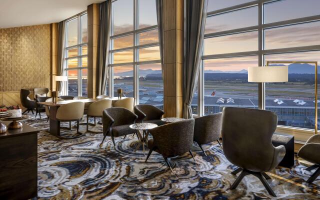 Fairmont Vancouver Airport In-Terminal Hotel