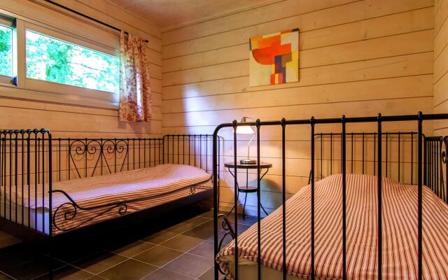 Holiday Home in Oradour sur Vayres with Private Terrace