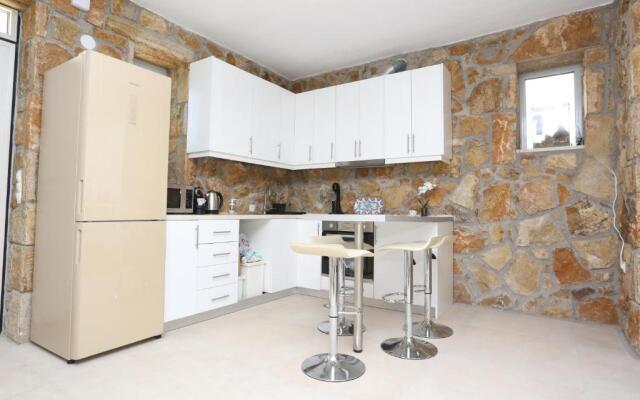 Villa Douglas - Private Pool, BBQ, 4Bdrms, View