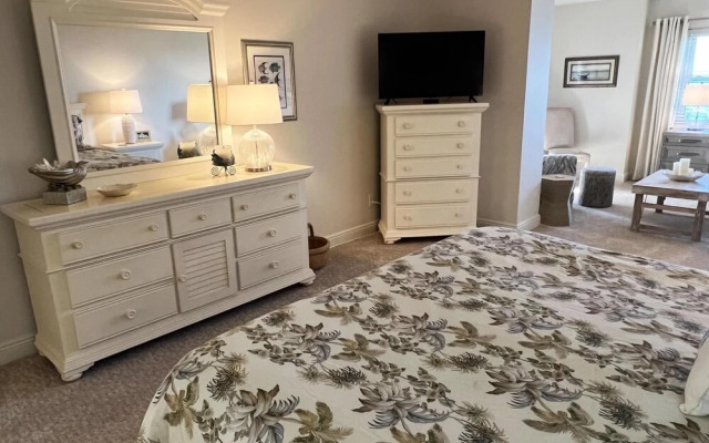 Endless Water Views in Manasota Key