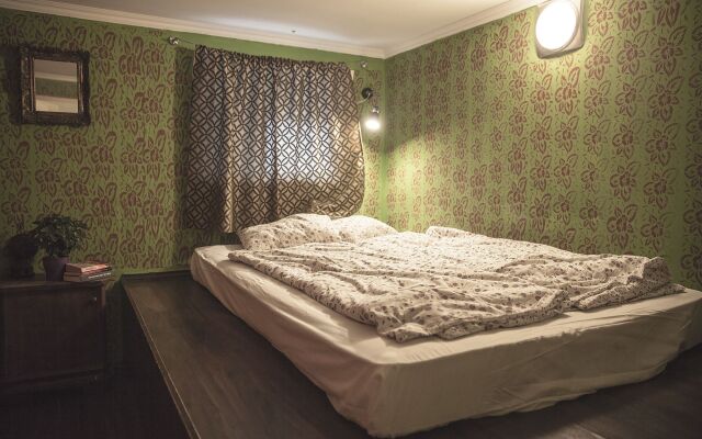 Baroque Hostel & Coworking