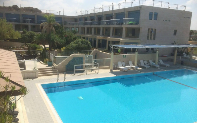 Nomi Suites