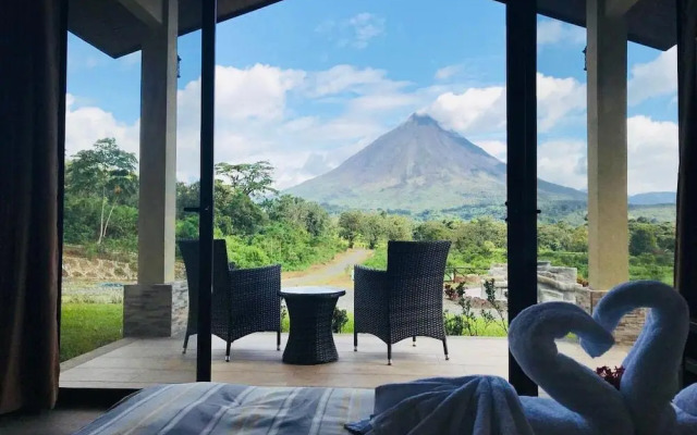 Arenal Roca Suites
