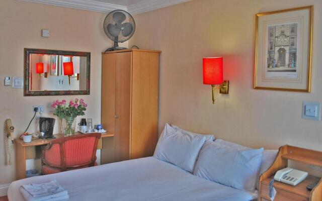 Lord Kensington Hotel