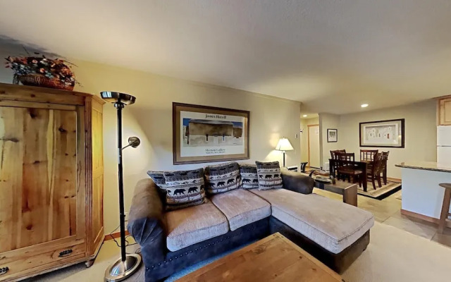 Spacious Condo with Full Kitchen - Steps Away from Summer Hiking and Biking Adventures! by RedAwning