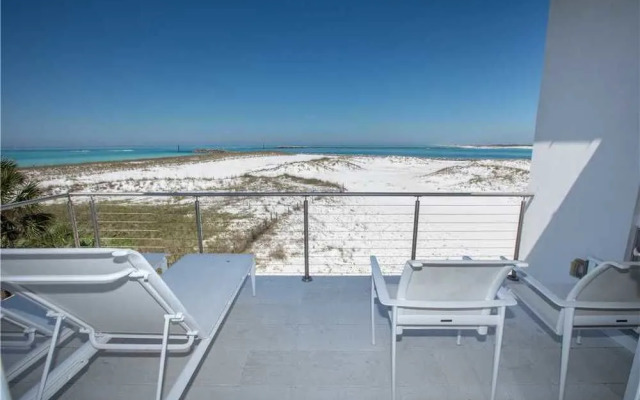 Seabreeze 5 Bedroom Home by RedAwning