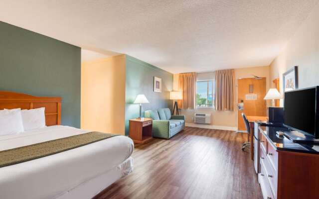 Rodeway Inn Portland Airport Hotel