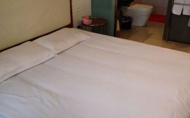Zhangjiagang Newstay Vogue Hotel