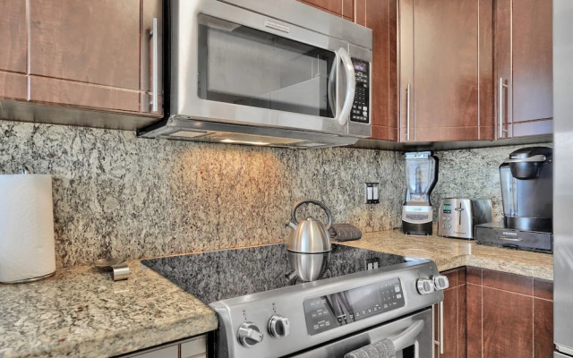 Gorgeous Spacious 2bed Bayview Apartment