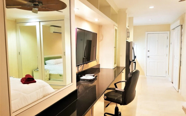 Thip Condotel Jomtien Studio Apartment on soi 7