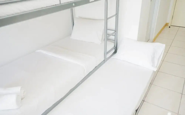 Comfort Studio Apartment M-Town Residence