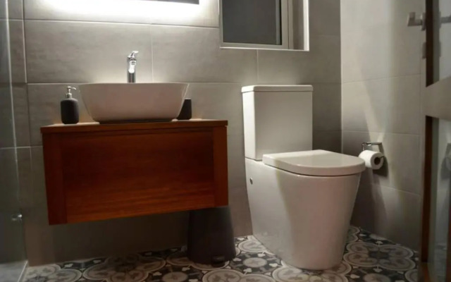 Sliema, Stylish 2 Bedroom Apartment with Parking