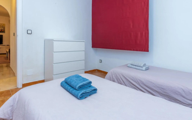 Tranquilo apto 2habs con WIFI AC PISCINA