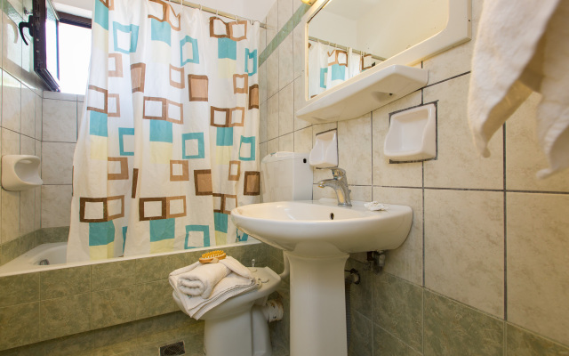 Eltina Hotel