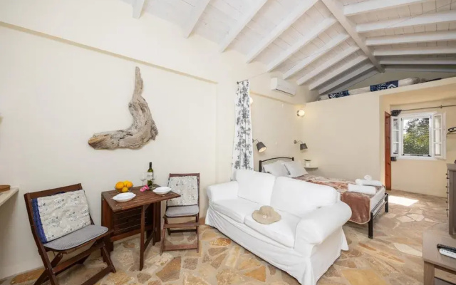 Agathi Cottage in Longos