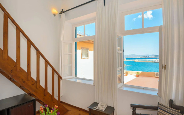 Amphora Hotel