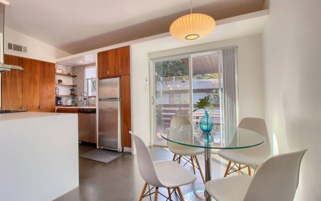 Travis Heights Modern I