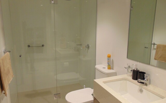 Ther-Rich Stunning CBD Apartments