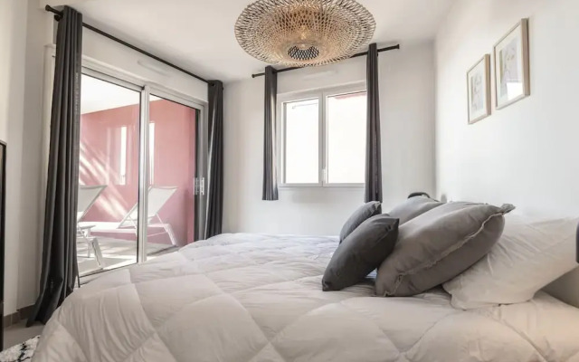 Comfortable Holiday Apartment With Terrace