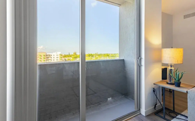 Landing Apartments - Pompano Beach