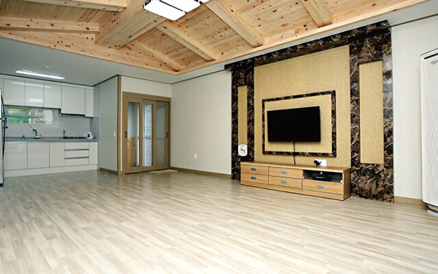 Montsanpo Beach Pension