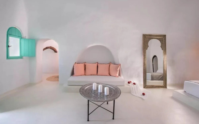 Two Bedroom Villa With Private Indoor Cave Pool
