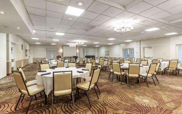 Best Western Plus Steeplegate Inn