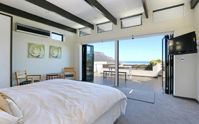 Villa Aqua