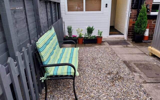 Leeds Cute 1 bed Apt, Garden, Free Wifi & Parking