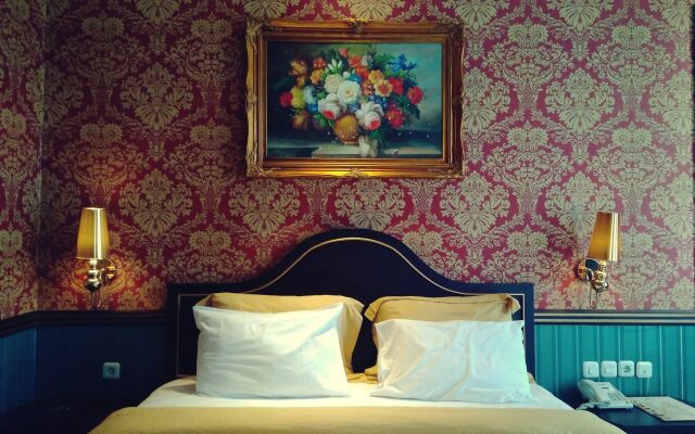 Liz Palace Inn