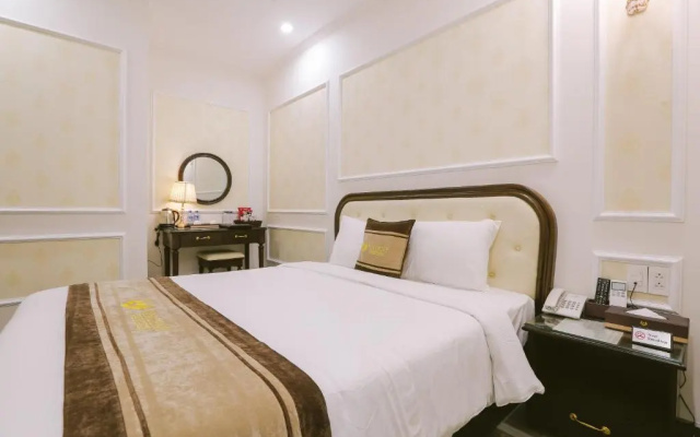 Vincent Halong Hotel
