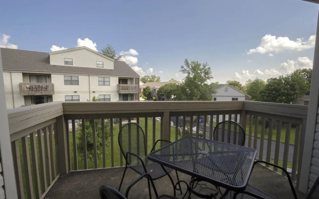 Perfectly On Pointe 3 Bedroom Condo by Redawning