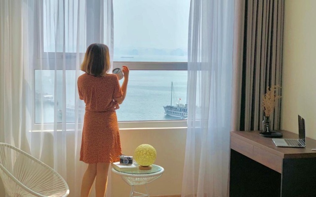 BunHomestay SPACIOUS 4 Bedroom CITY&SEA View 1 min walk to SEA – Guest Rooms – Ha Long