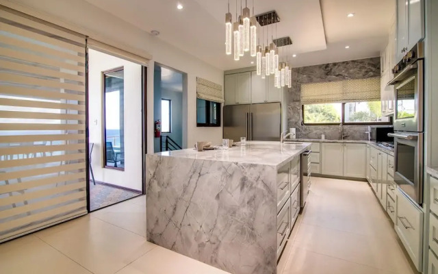 Luxury Oceanfront Villa Fully Staffed