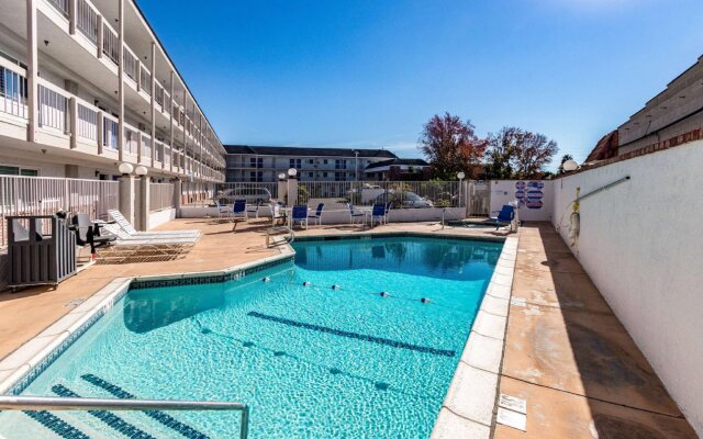 Motel 6 Fountain Valley, CA - Huntington Beach Area
