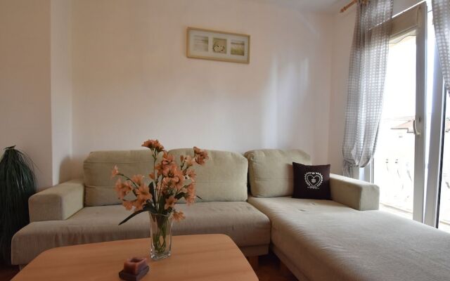 Luxurious Apartment in Vodice With Garden