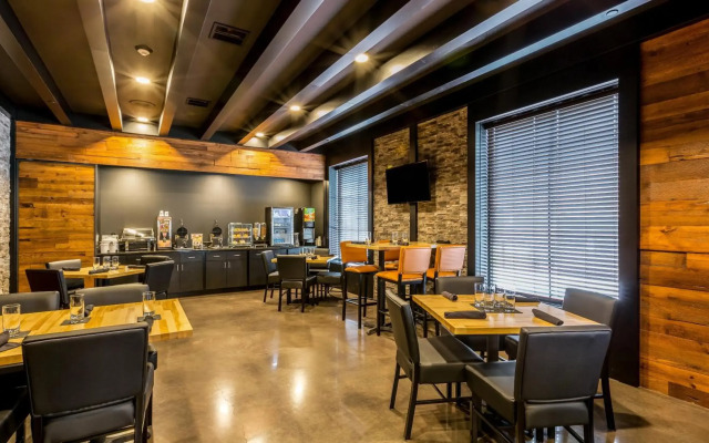 Cobblestone Hotel & Suites – Chippewa Falls