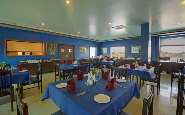 juSTa Lake Nahargarh Palace