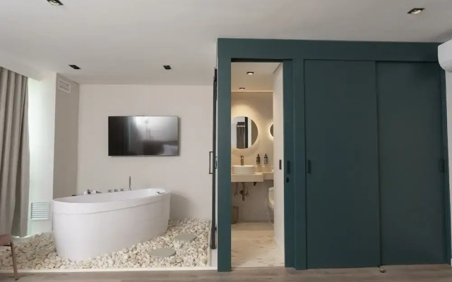 1616 Hotel