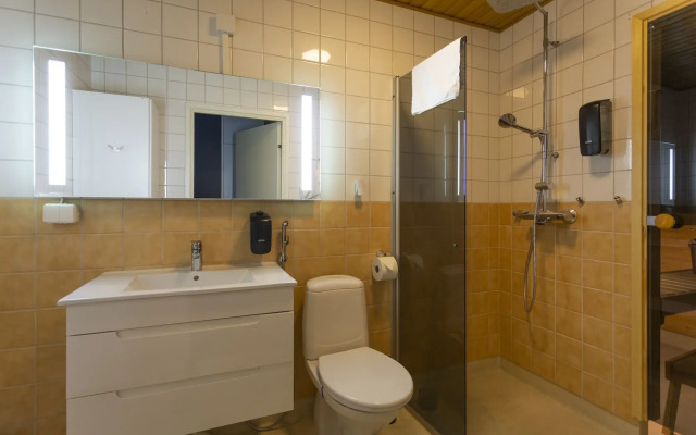 Golden Circle Suites