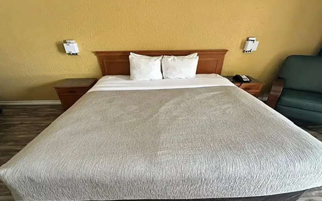Super 8 By Wyndham Nacogdoches Near University