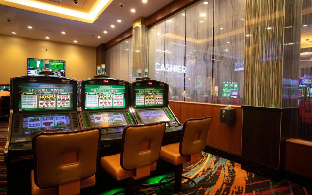Jake's 58 Casino Hotel - Adult Only