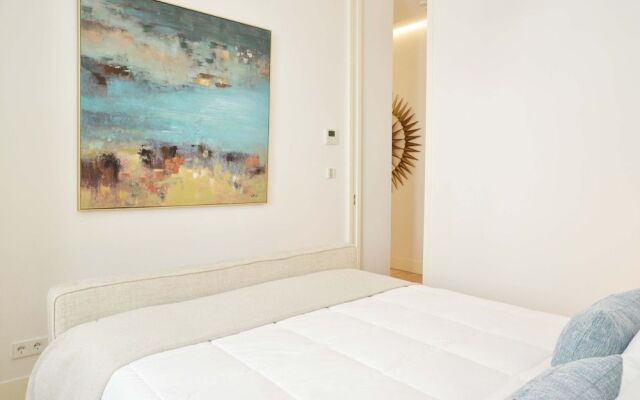 Trendy Chic Apartment